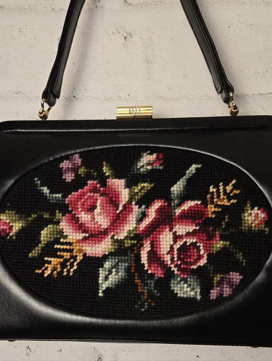 Vintage Needlepoint Rose Handbag Black Frame Kiss Lock Floral Purse - Picture 8 of 13